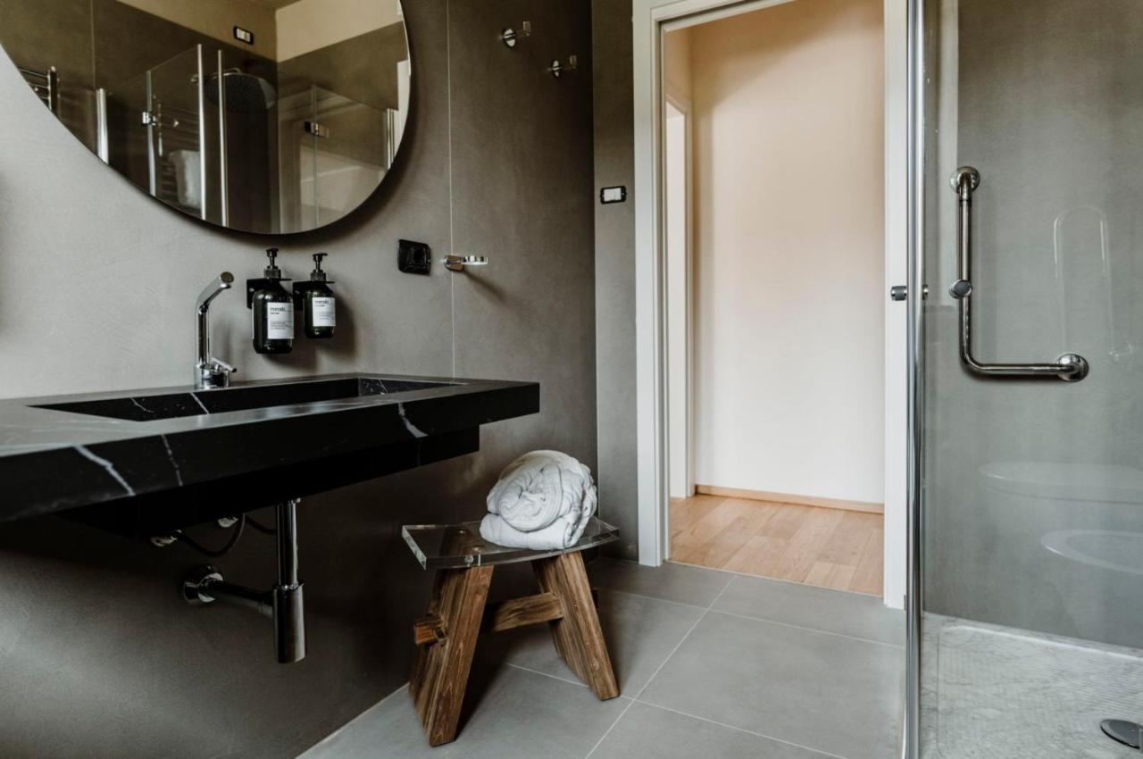 Corneliano d'Alba Parco Reala // Rural - Luxury - Rooms المظهر الخارجي الصورة