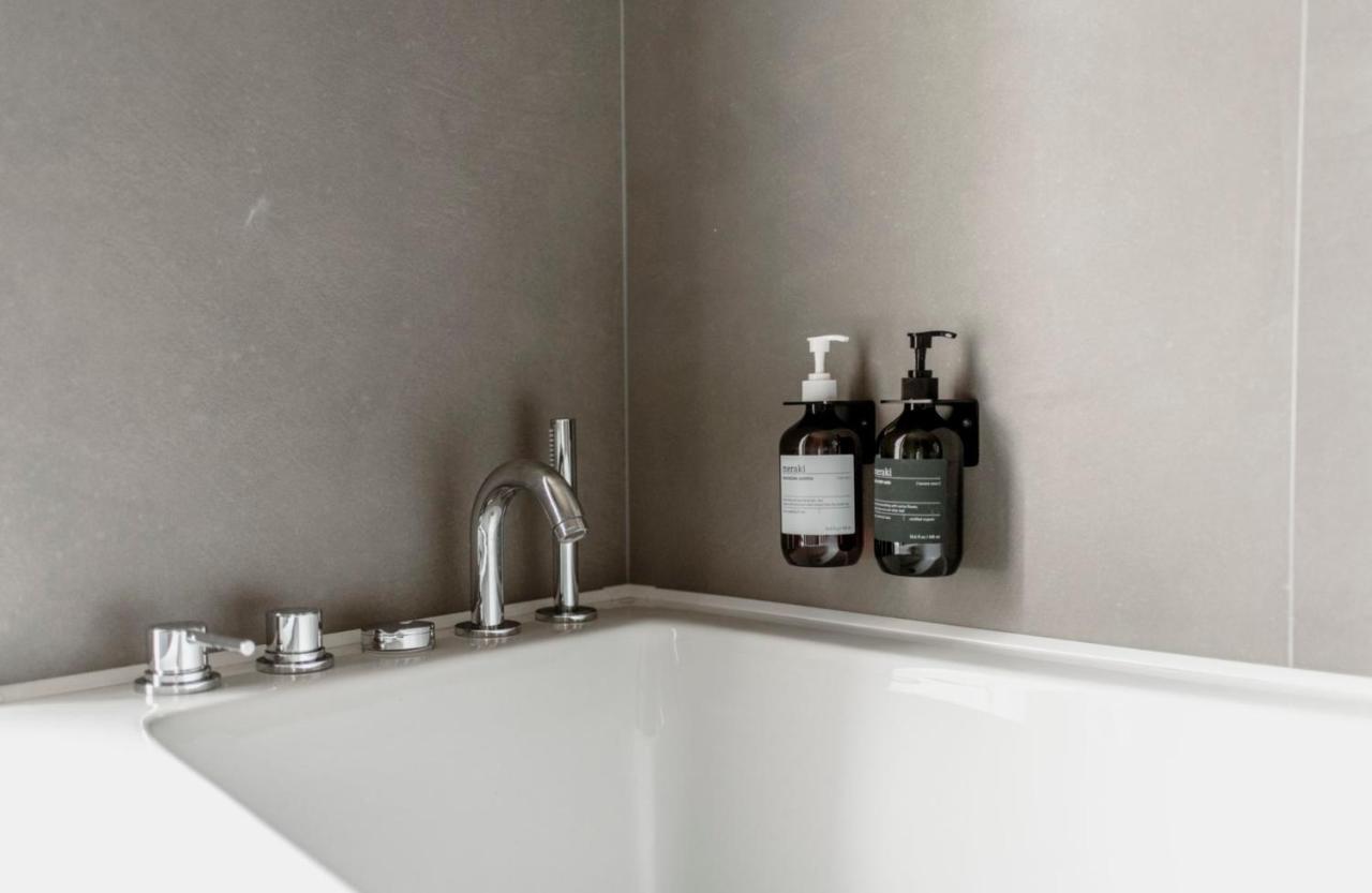 Corneliano d'Alba Parco Reala // Rural - Luxury - Rooms المظهر الخارجي الصورة