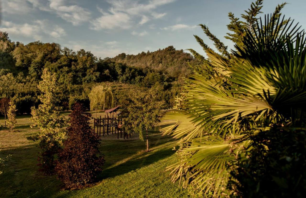 Corneliano d'Alba Parco Reala // Rural - Luxury - Rooms المظهر الخارجي الصورة