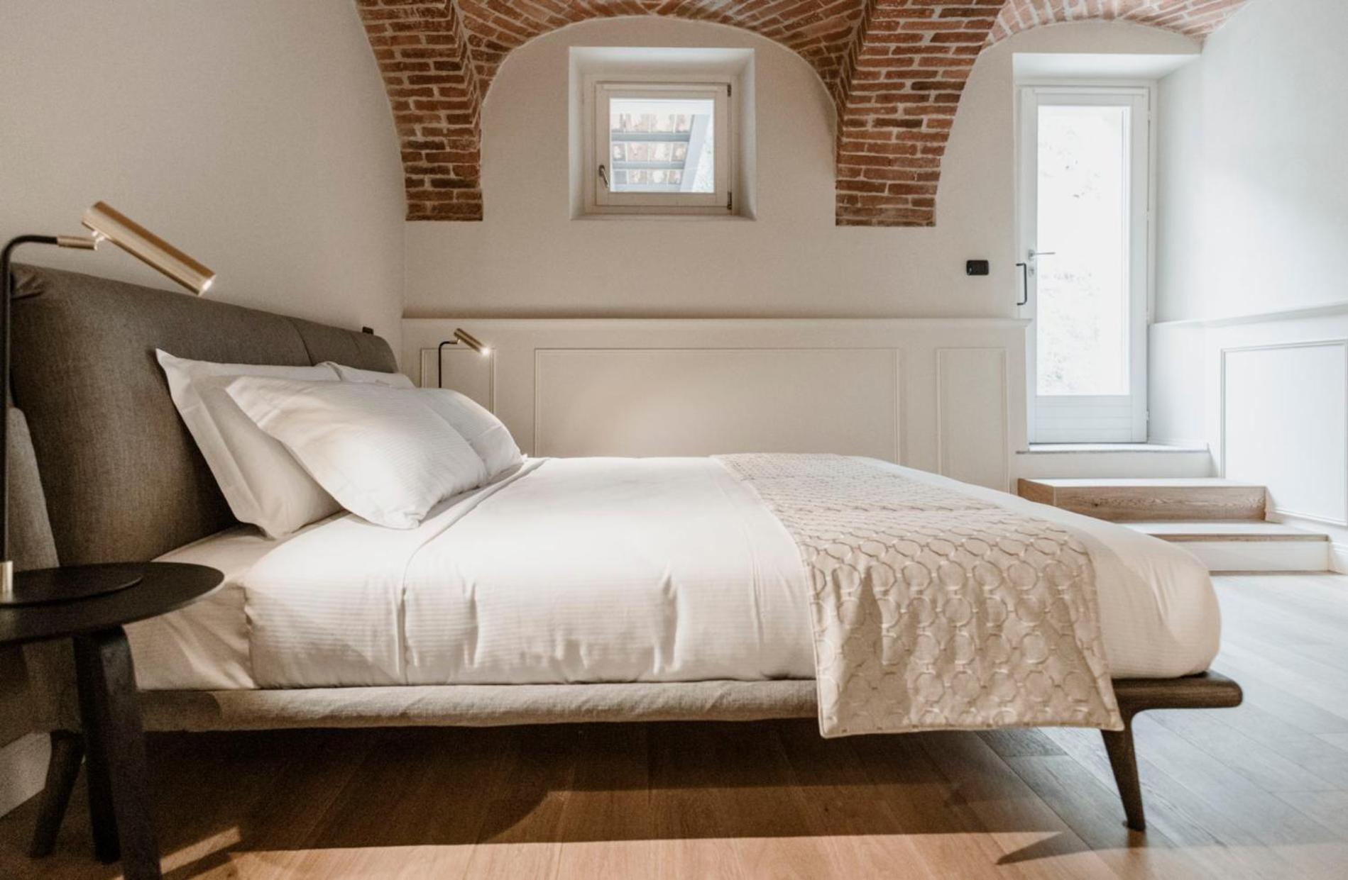 Corneliano d'Alba Parco Reala // Rural - Luxury - Rooms الغرفة الصورة